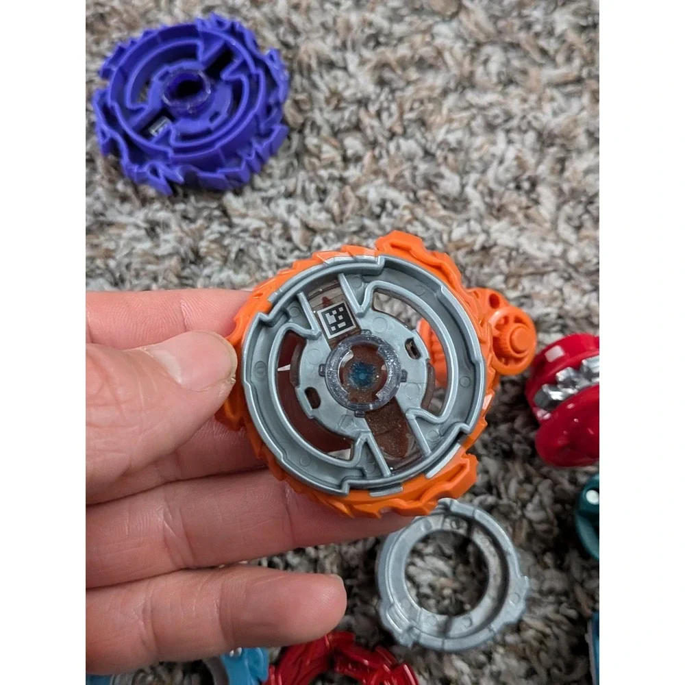 Beyblade Lot - 4 Spinning‎ Tops And Extras